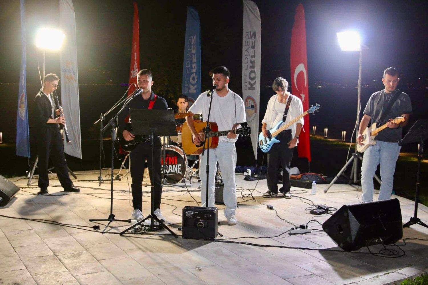 Hereke Kalesi’nde Gençlerden Müzik Ziyafeti