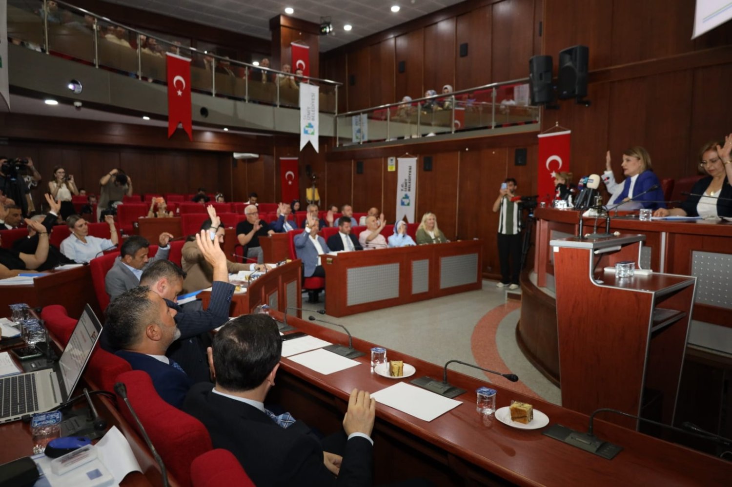 İzmit Meclisi'nde Gerilim: Mağdur Edebiyatı Yapmayın