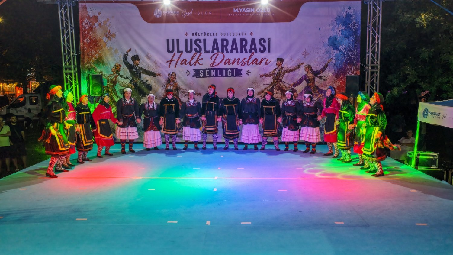 Kültürler Danslar Başiskele'de Buluştu   