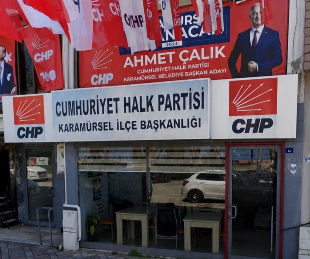Merdivenle Çıkıp Pankartın İplerini Kestiler!