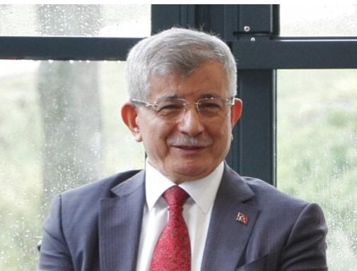 Siyasette Sürpriz Karar! Gelecek Partisi Kapandı