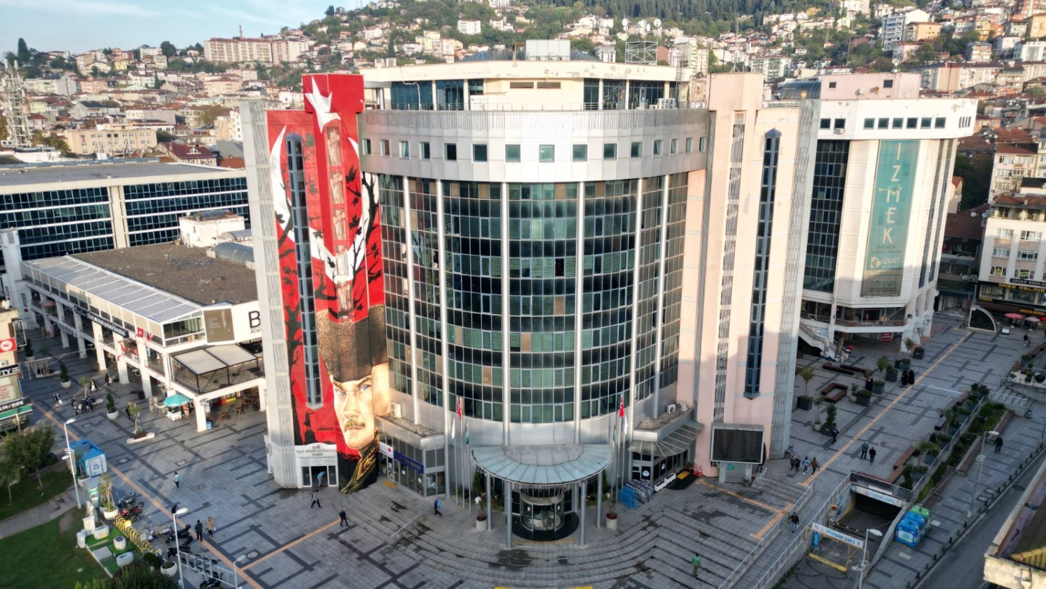 İzmit Belediyesinden Dolu Mağduru Çiftçilere Destek