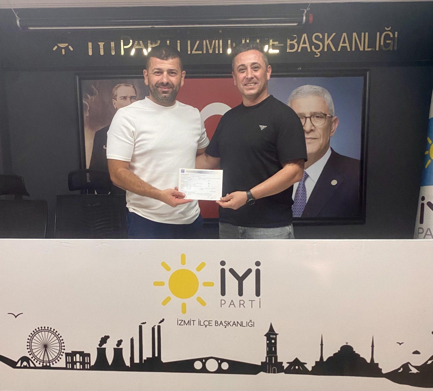 İzmit’te Siyaseti Hareketlendiren Transfer! 3 Tanınmış İsim İYİ Parti’ye Geçti