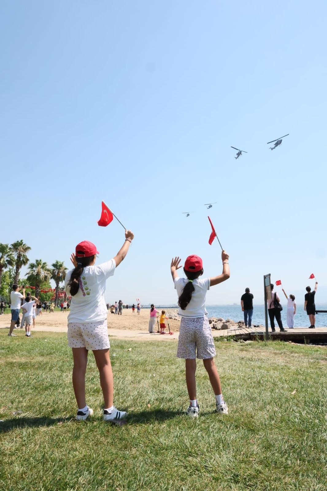 Türk Donanaması’ndan Kocaeli’de Gövde Gösterisi