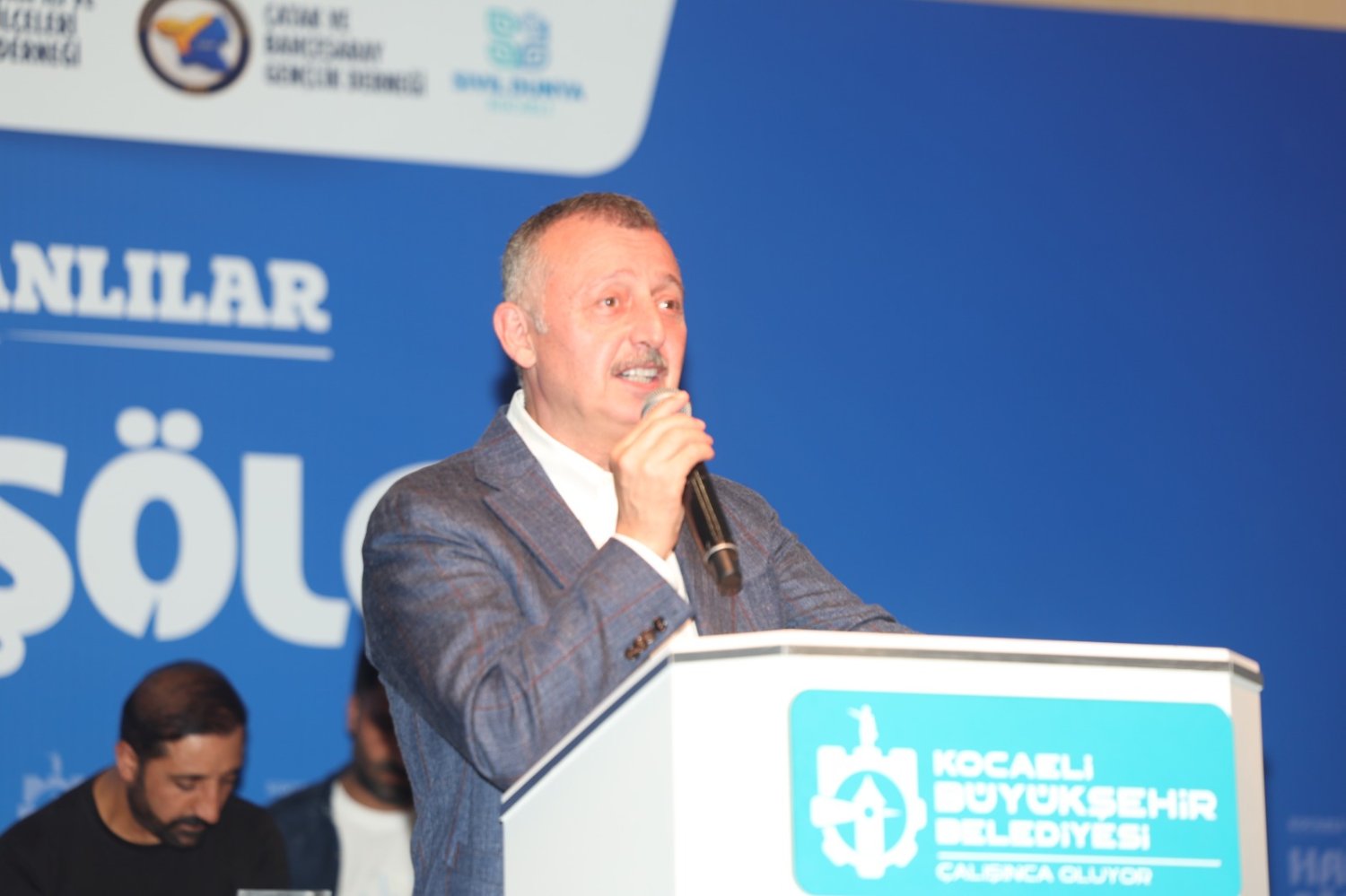 Başkan Büyükakın, Vanlıların Halayına Katıldı: Biz Birlikte Türkiye’yiz