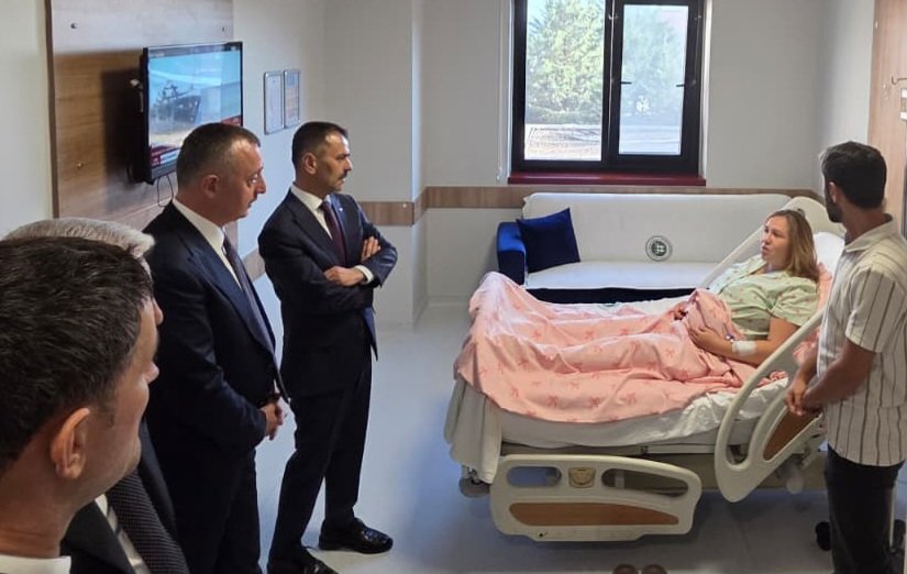 Vali Aktaş Ve Başkan Büyükakın’dan Kazada Yaralanan Gökdaş’a Ziyaret