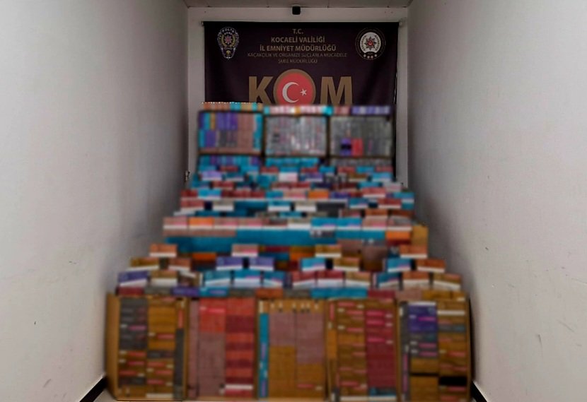 Araçtan 95 Bin Paket Elektronik Sigara Tütünü Çıktı