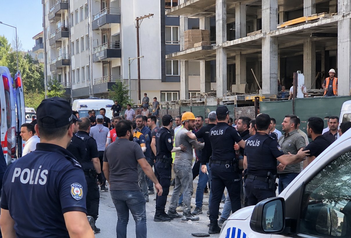 Gebze’de Şantiye İle Apartman Sakinleri Birbirine Girdi! Çok Sayıda Gözaltı